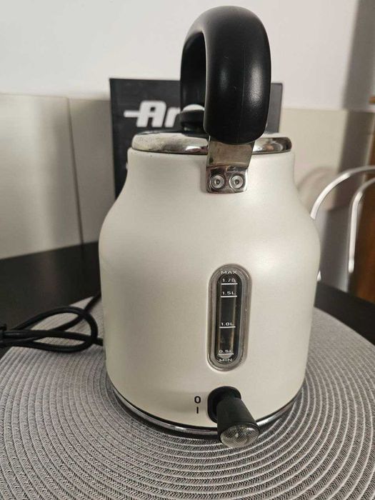 Fierbător electric Ariete Classica 2864, 1,7 L, 2200 W - stare bună