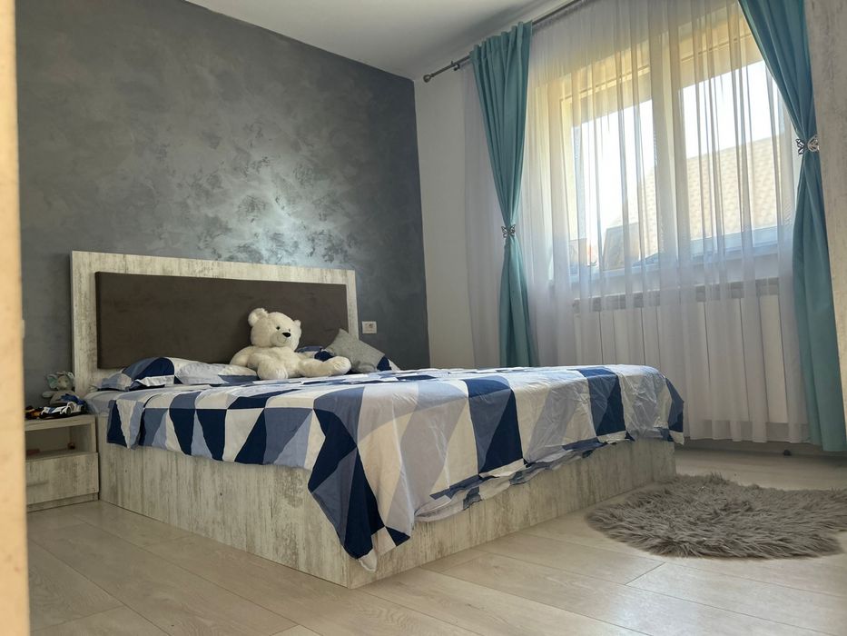 Vând casă 80 mp utilli panouri solare 10 kW