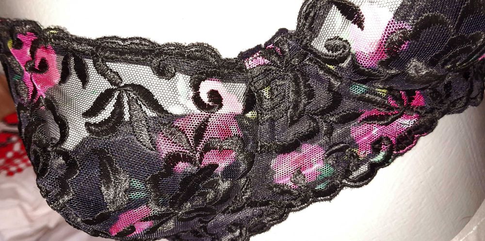 Сутиени:YvesSaintLaurent,Palmers, Triumph...