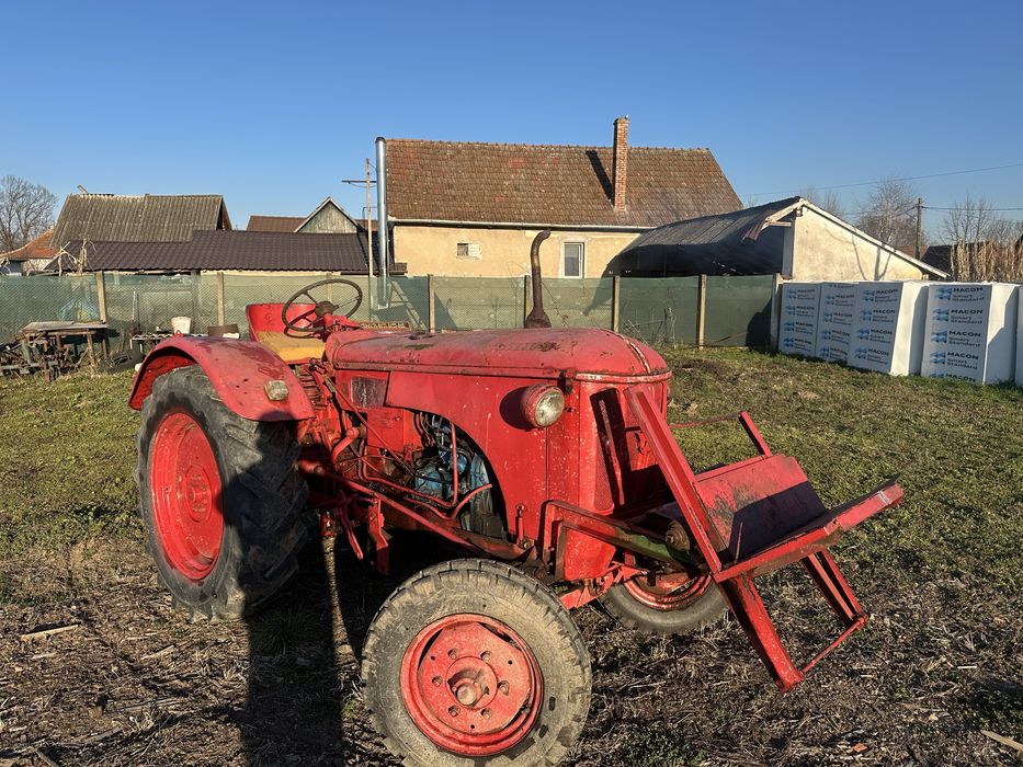 Hanomag R324 cu motor U445