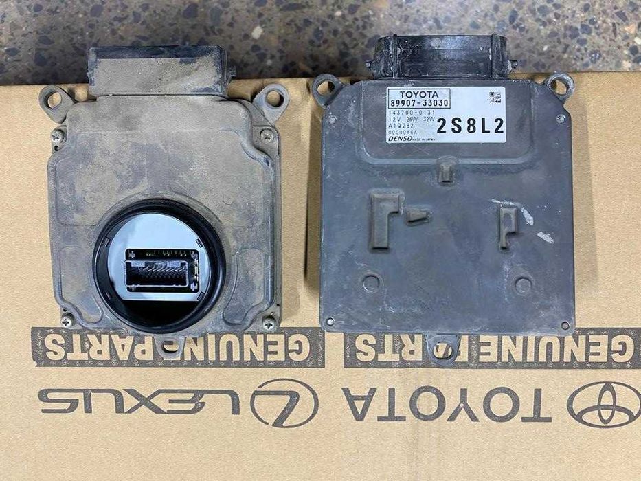 Блок Фара оригинал Camry 70/75