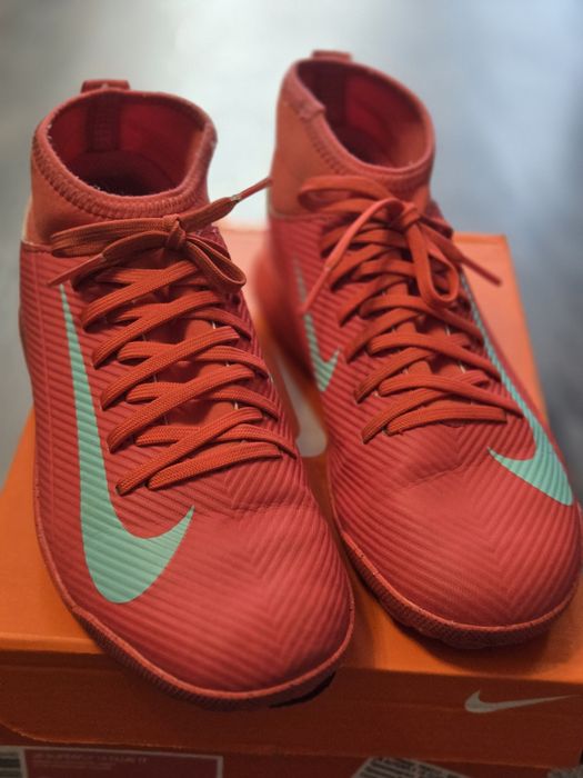 Детски футболни обувки