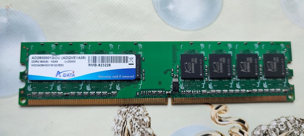 Компютърна памет Adata  и Kingston , DVD четящо и записващо