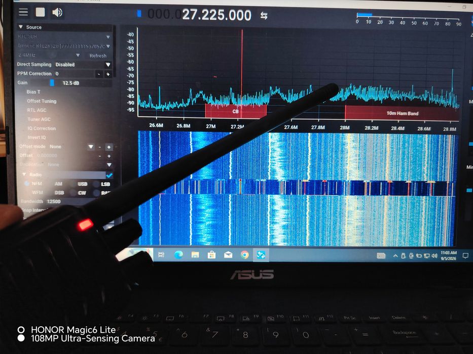 SDR6 HTOOL nou (100kHz-30MHz ; 25MHz-1,7GHz)