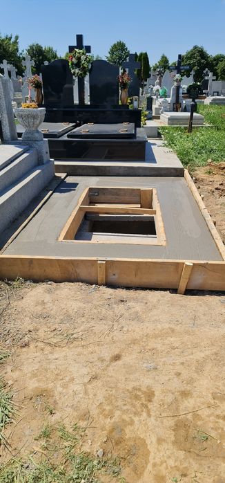 Cripte 2, 3 nivele , cavouri, monumente din granit , marmura , mozaic