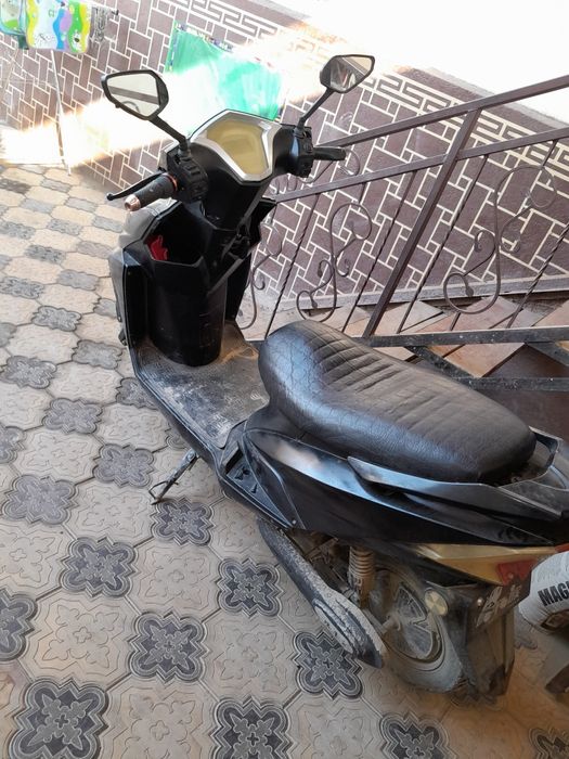 Скутер сотилади нархини келишамиз