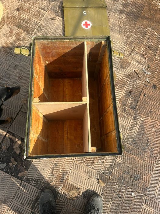 Продам медицинский ящик