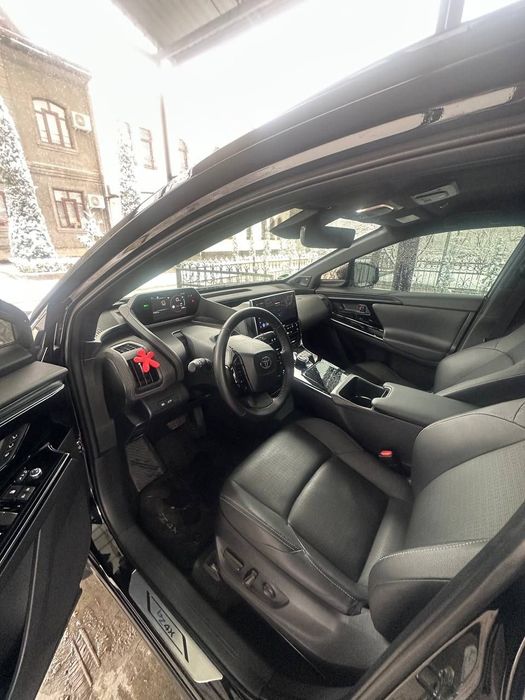 Toyota bz 4x японец