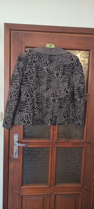 Елегантен дамски костюм