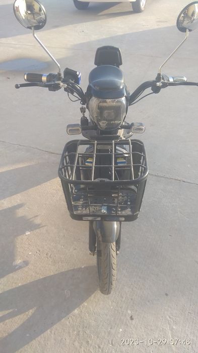 скутер сотилади  почти  янги