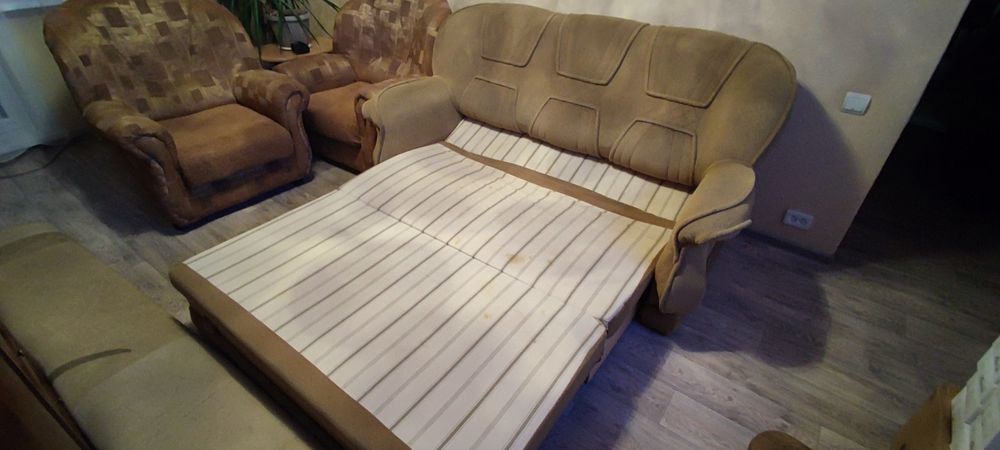 Продам диван и два кресла