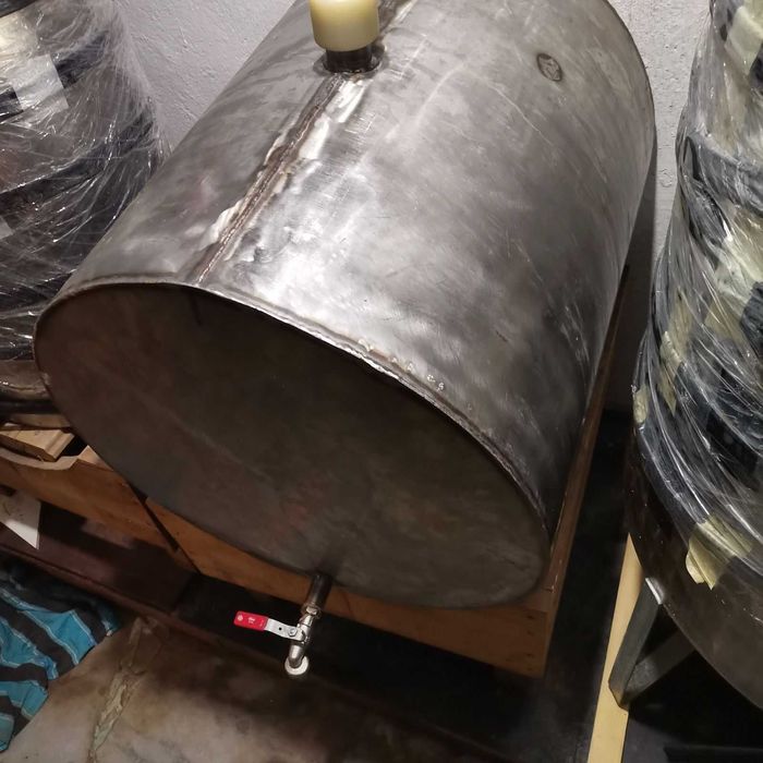 съд за вино-неръждаем