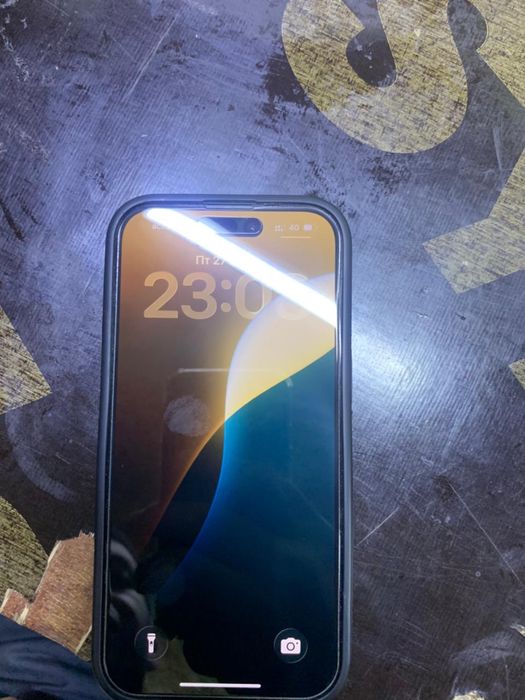 Продам Айфон 15.