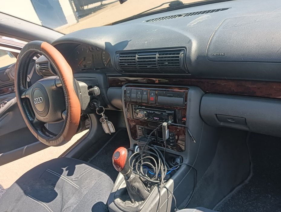 AUDI A4 Avant 1998 — imagine 2
