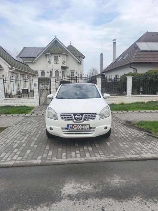 Vând nisan qashqai 1.6 benzina in stare foarte buna cu toate actele la zii