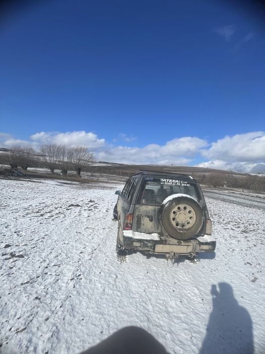 Vând Suzuki vitara