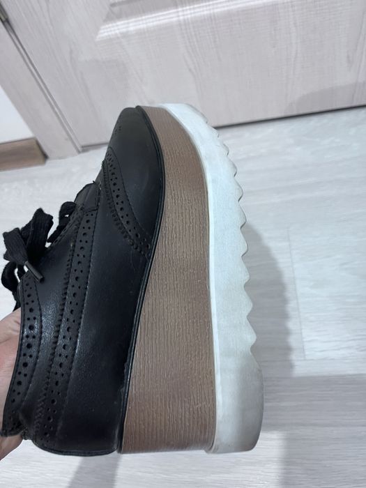 Продаю свои туфли на платформе