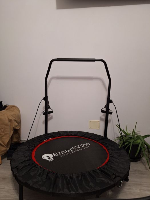 Mini trambulina cu arcuri