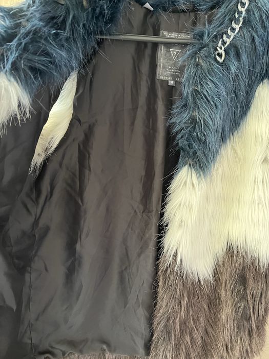 Нов елек на GUESS от Канада размер М