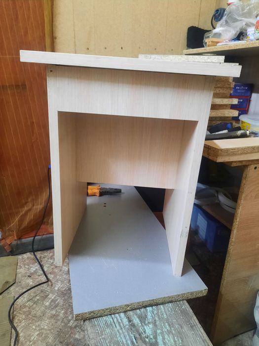 Продам новые табуретки