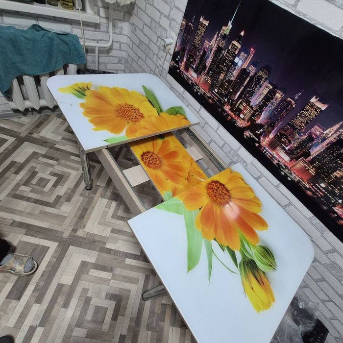 Продаю стол раздвижной