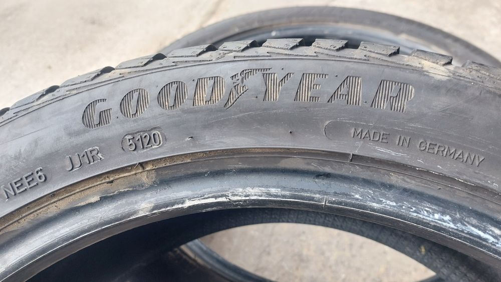 Всесезонни гуми 235/45/19 Goodyear Vector4Seasons 2 броя