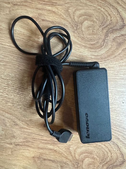 Зарядно за лаптоп AC адаптер 20V 2.25A 45W Lenovo