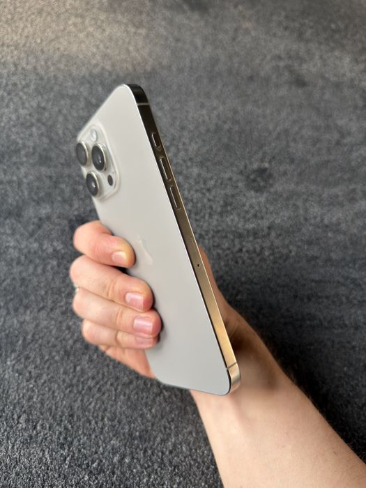 Iphone 16 pro max Titanium gri