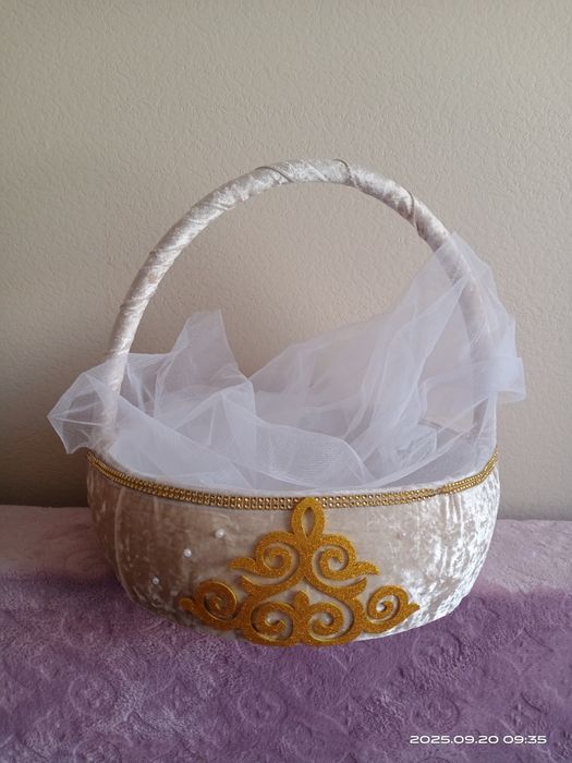 Той қалталар сатамын.