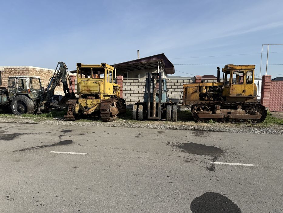 Спецтехника бульдозер чтз