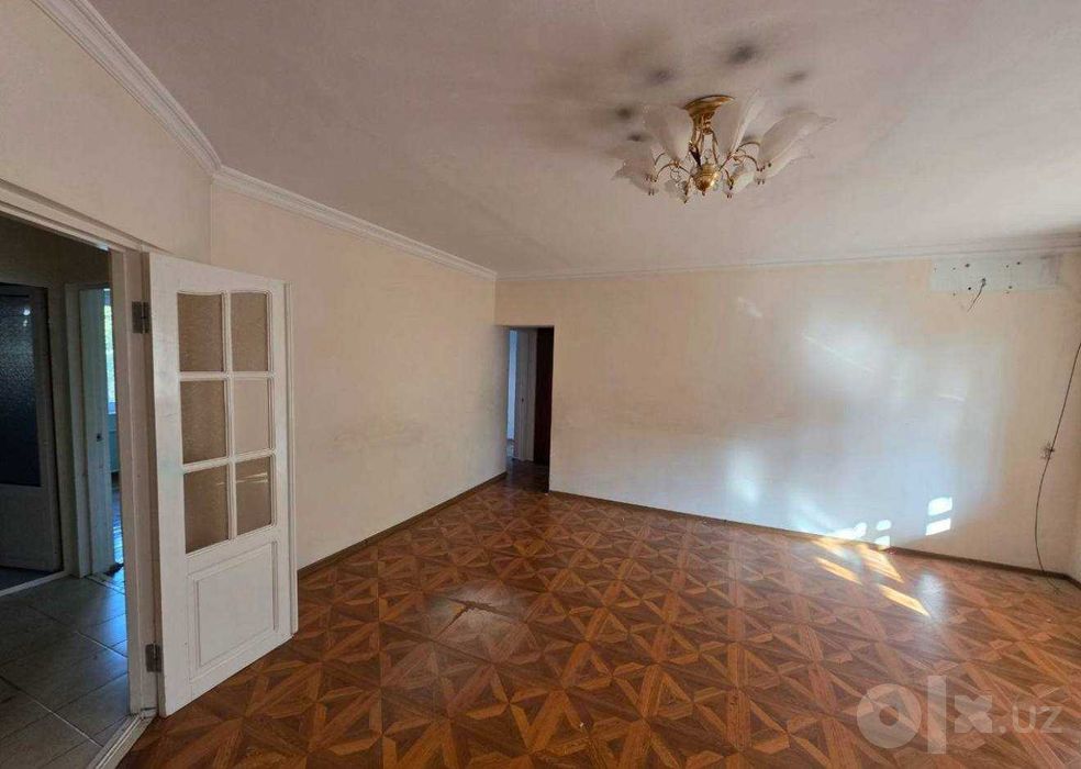Новомосковская (Дархан) 4/2/4. 90 м²
