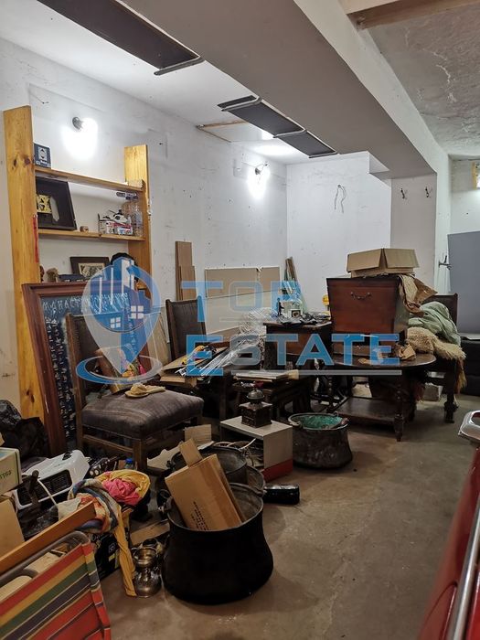 Едноетажна тухлена къща след основен ремонт в квартал Калтинец,  град