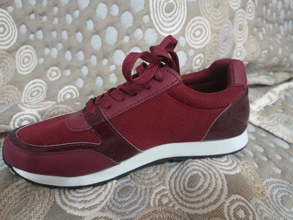 Маратонки  36 номер Неползвани Цвят бордо гр.Благоеград