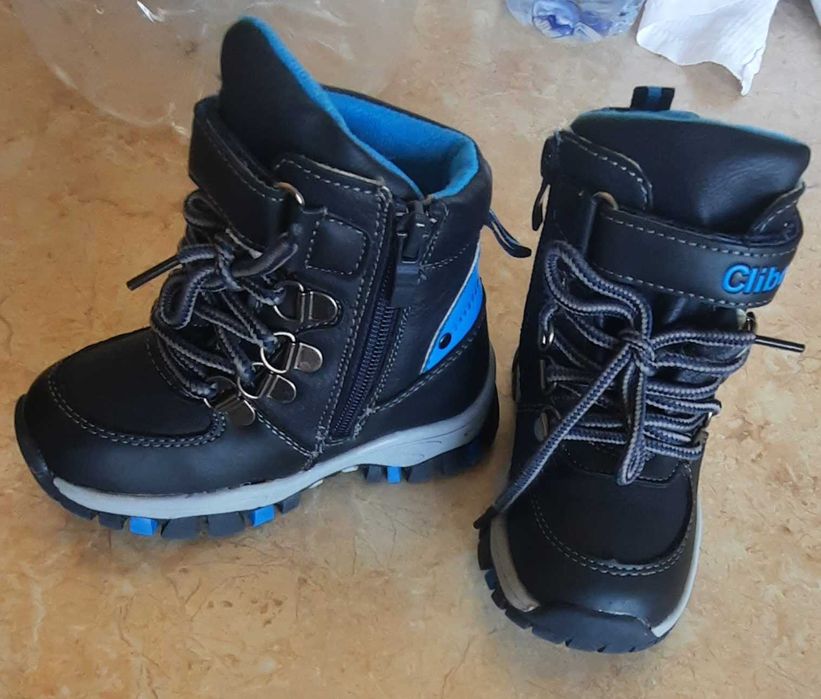 Нови ботуши за момче размер 23