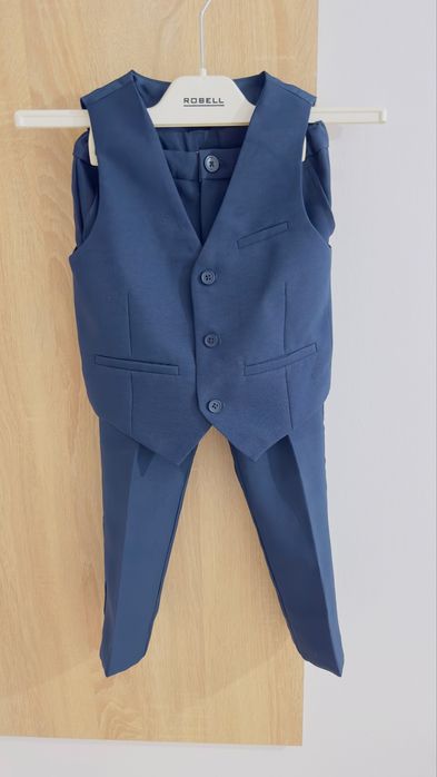 Детски официални костюми