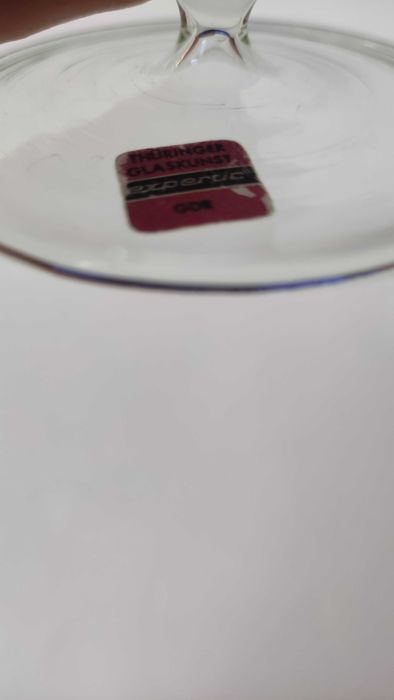 Огромна тънкостенна чаша от цветно стъкло