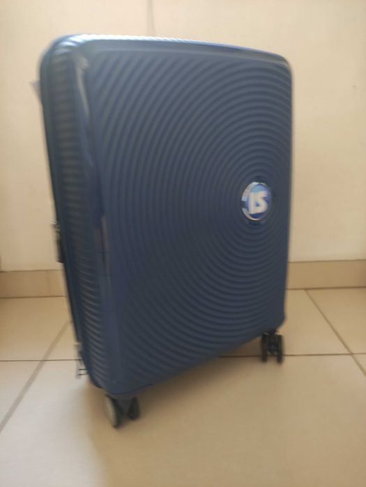 Куфар American Tourister Soundbox Spinner 55/20 TSA EXP – Midnight Navy (Моделът на Роналдо)