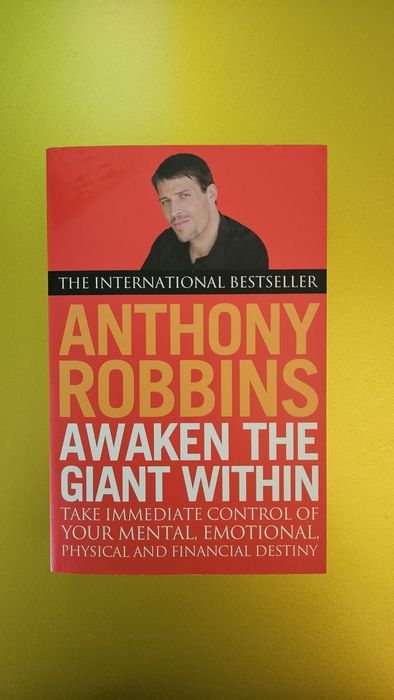 Cărți De Dezvoltare Personala In Engleză (Tony Robbins, Yuval Harari)