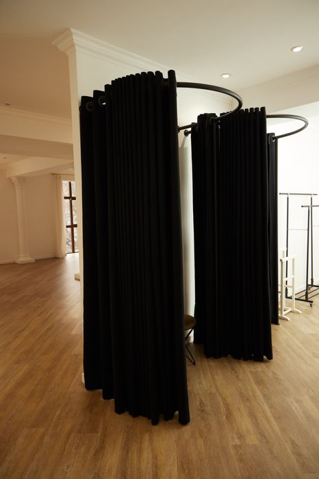 Продаем гримерную штора и каркас цена за 1 шт в сборе