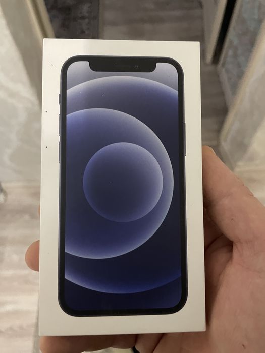 Продаеть айфон 12 мини