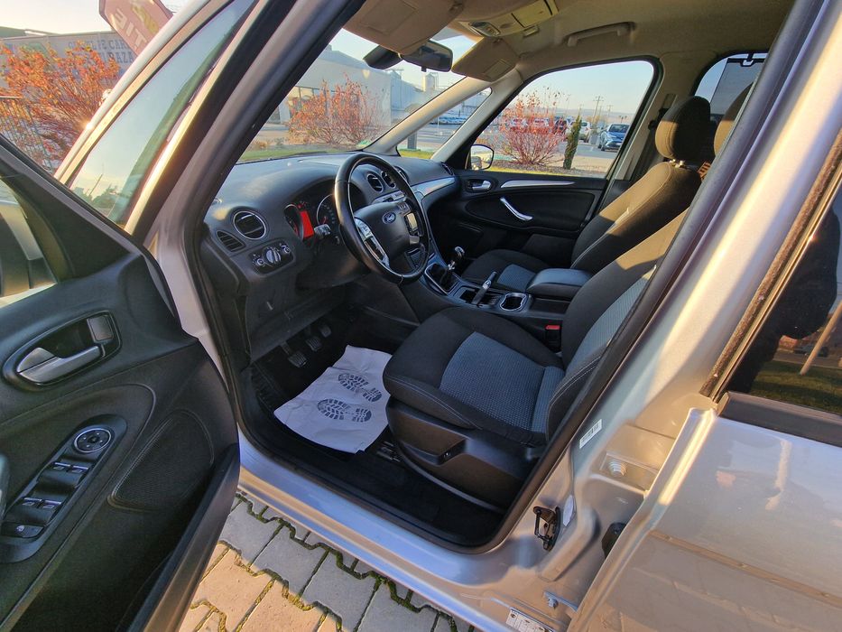 Ford Galaxy 1.6 EcoBoost-160CP-Acum si in Rate-7 Locuri-2013-Navigatie
