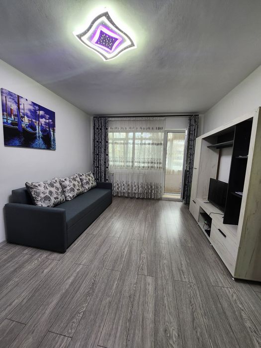 Inchiriez apartament cu 2 camere/1800lei