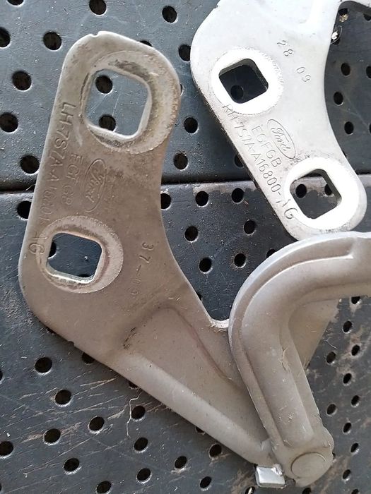 Set balamale capota stanga dreapta ford mondeo 4 ba7 7s7aa16800ag 7s7aa16801ag