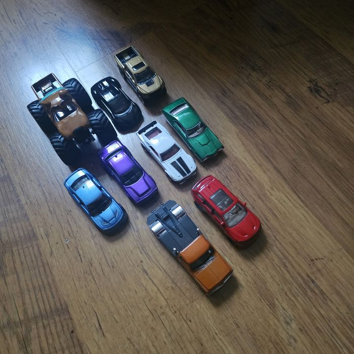 Комплект Hot Wheels Premium колички.