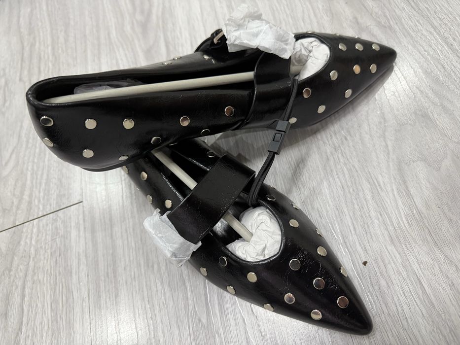 Новая обувь из германии с магазина Castro