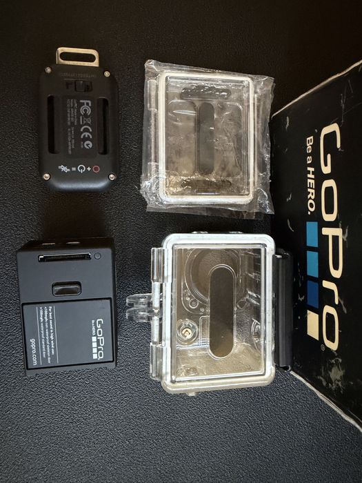 GoPro Hero 3 + GoPro Smart Remote + accesorii