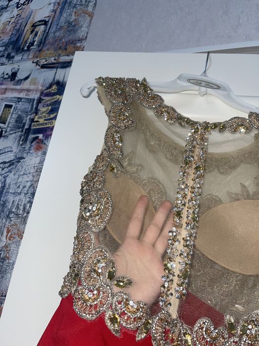 Шикарное вечернее платье для невысоких девушек