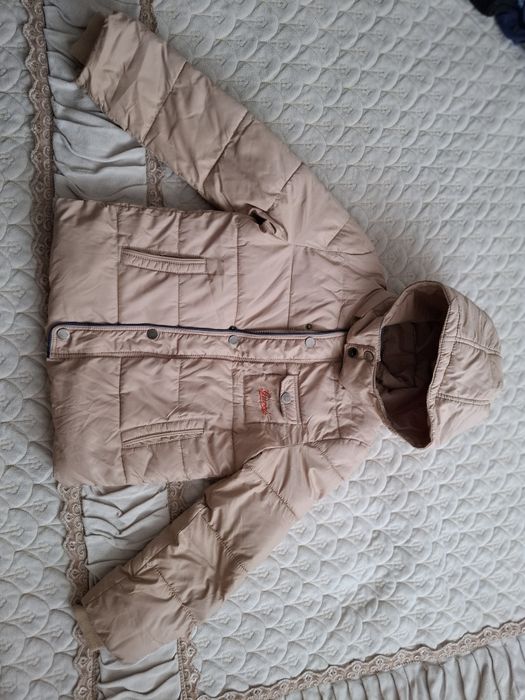 Продам весеннию куртку