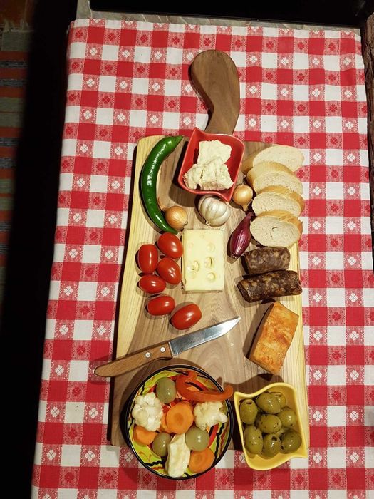 Tocatoare si platouri servire lemn,unice,handmade