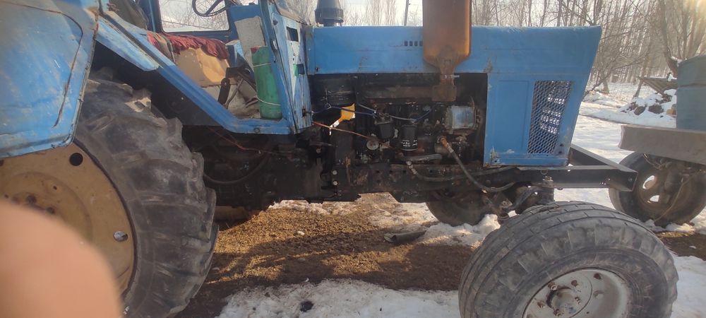 MTZ80 traktor sotiladi